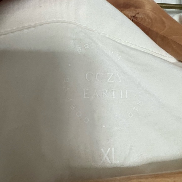 NWT Cozy Earth Bamboo Pajama Long Sleeve Top White CL Luxury Viscose Sleep - Picture 7 of 8